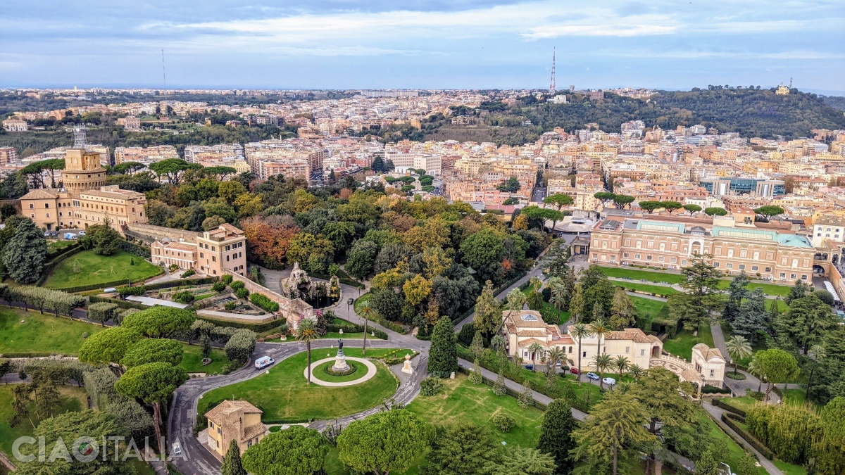 Grădinile Vaticanului văzute din cupola Bazilicii San Pietro