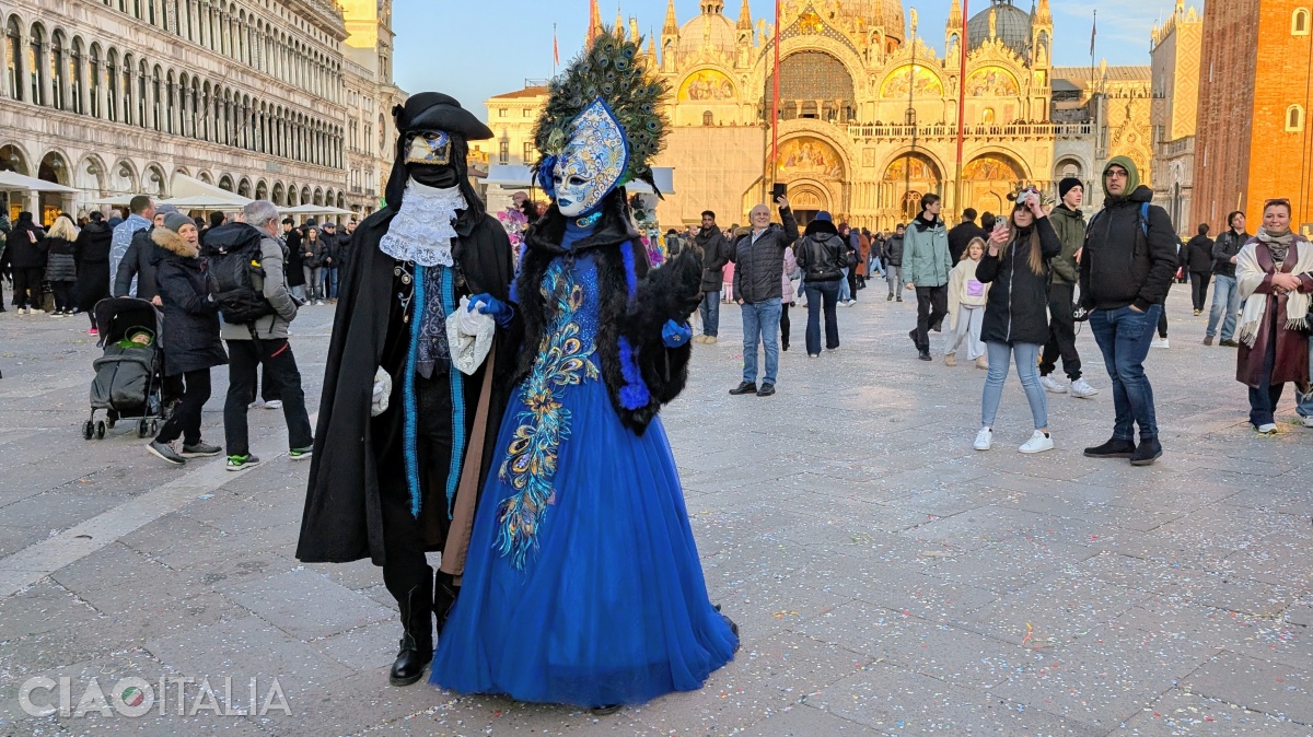 Piața San Marco devine scena perfectă pentru costumele de Carnaval.