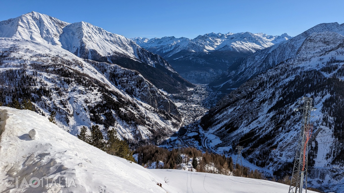 Vederea din telecabină spre Courmayeur