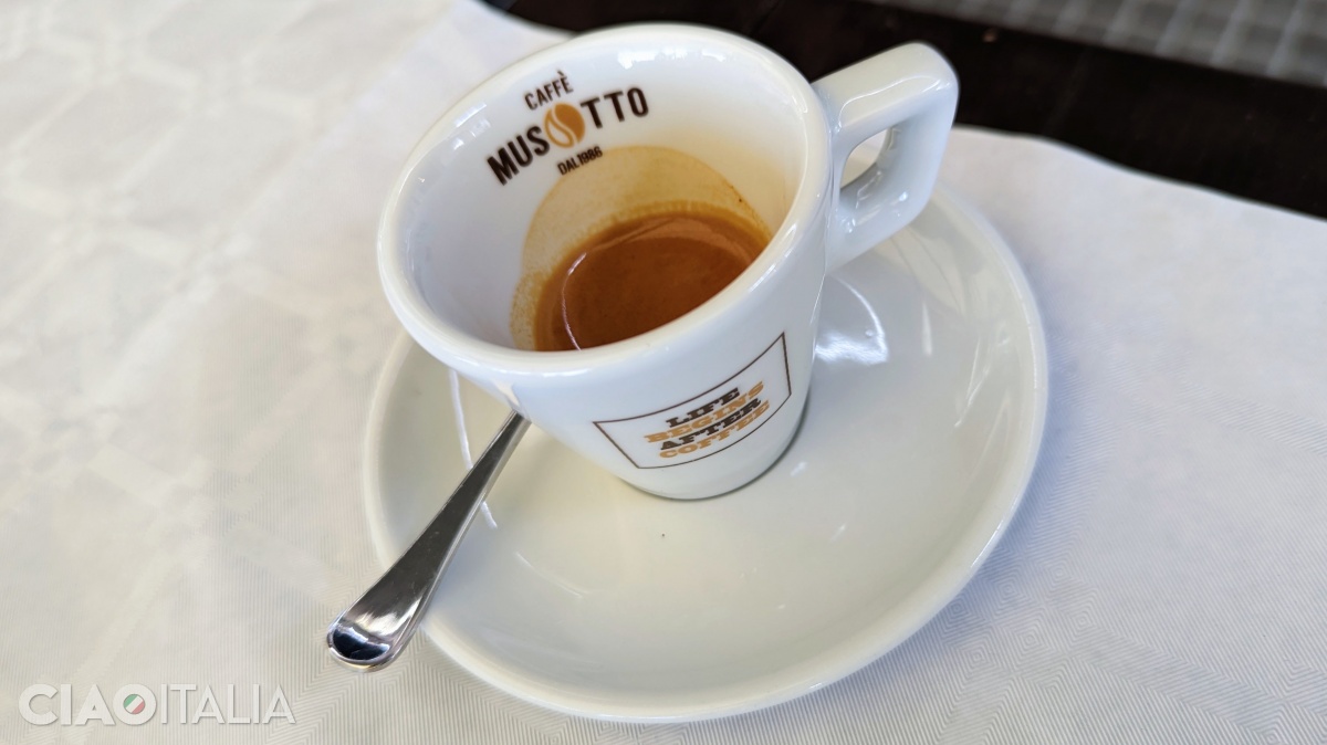 Dacă vrei un espresso &icirc;n Italia, este de ajuns să ceri "un caff&egrave;".
