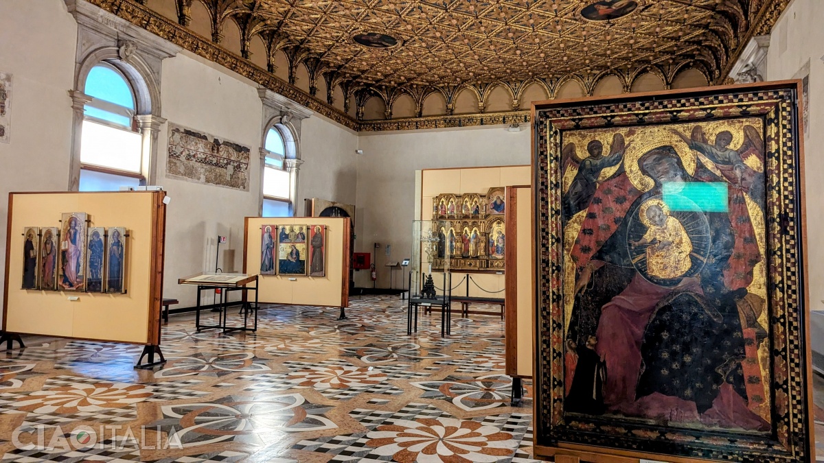 Prima sală a Galeriilor Academiei este dedicată artei venețiene din sec. al XIV-lea.