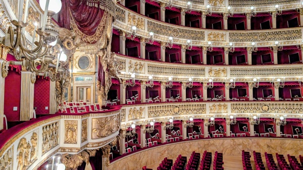 Teatrul San Carlo din Napoli