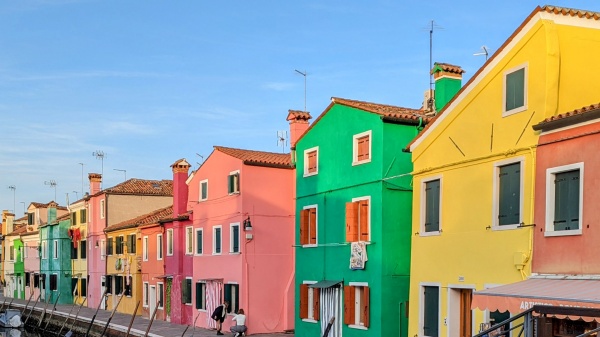 Burano, insula colorată a Veneției