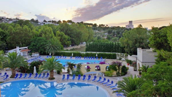 Sejur la mare &icirc;n Puglia, Hotel I Melograni 4*, Vieste