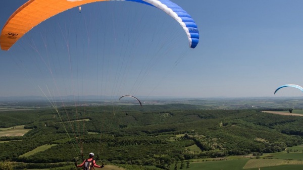 Zbor cu parapanta în Umbria, la Gubbio