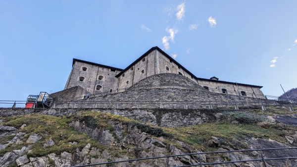 Vizită la cetatea Forte di Bard din Valea Aosta