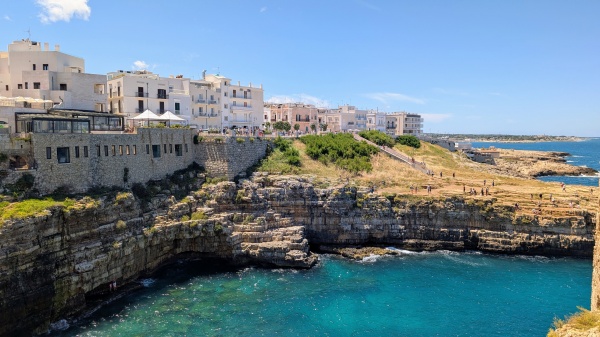 Cum ajungi de la Monopoli la Polignano a Mare?