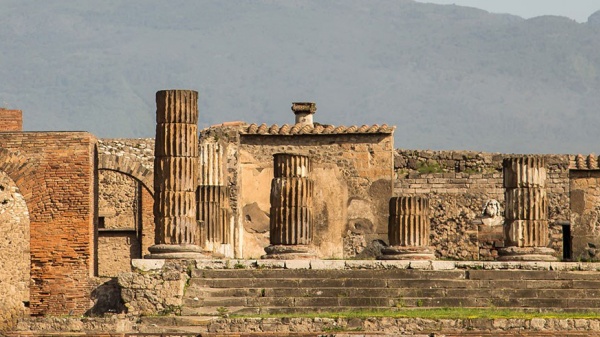 Excursie la Napoli/Vezuviu și Pompei (plecare din Roma)