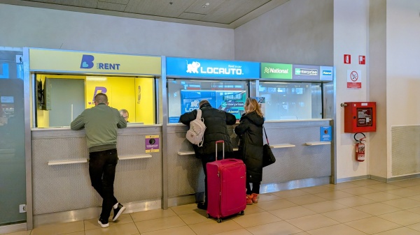 Cum închiriezi mașină de la aeroportul din Treviso?